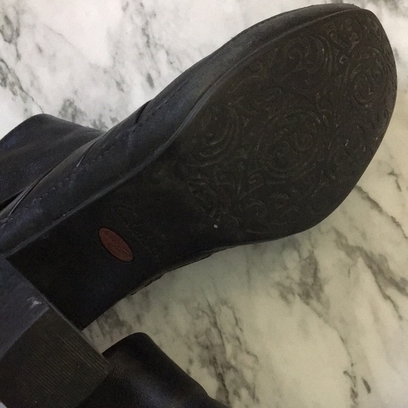 Clarks Artisan Active Air Leather Pleated Ankle Boots - Picture 6 of 8